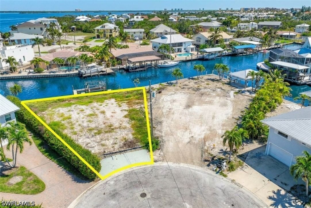 20 Avenida Carita, Fort Myers Beach, FL 33931 photo 2