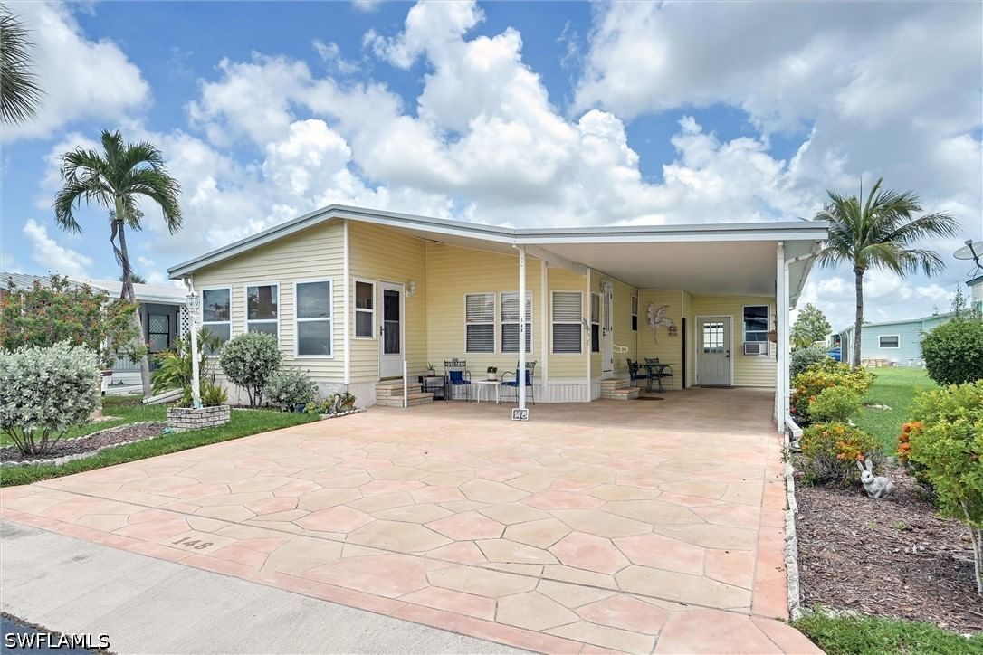 148 Seven Seas Way, Naples, FL 34104 photo 2