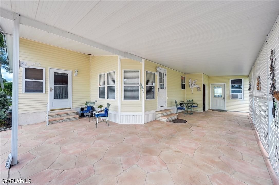 148 Seven Seas Way, Naples, FL 34104 photo 3