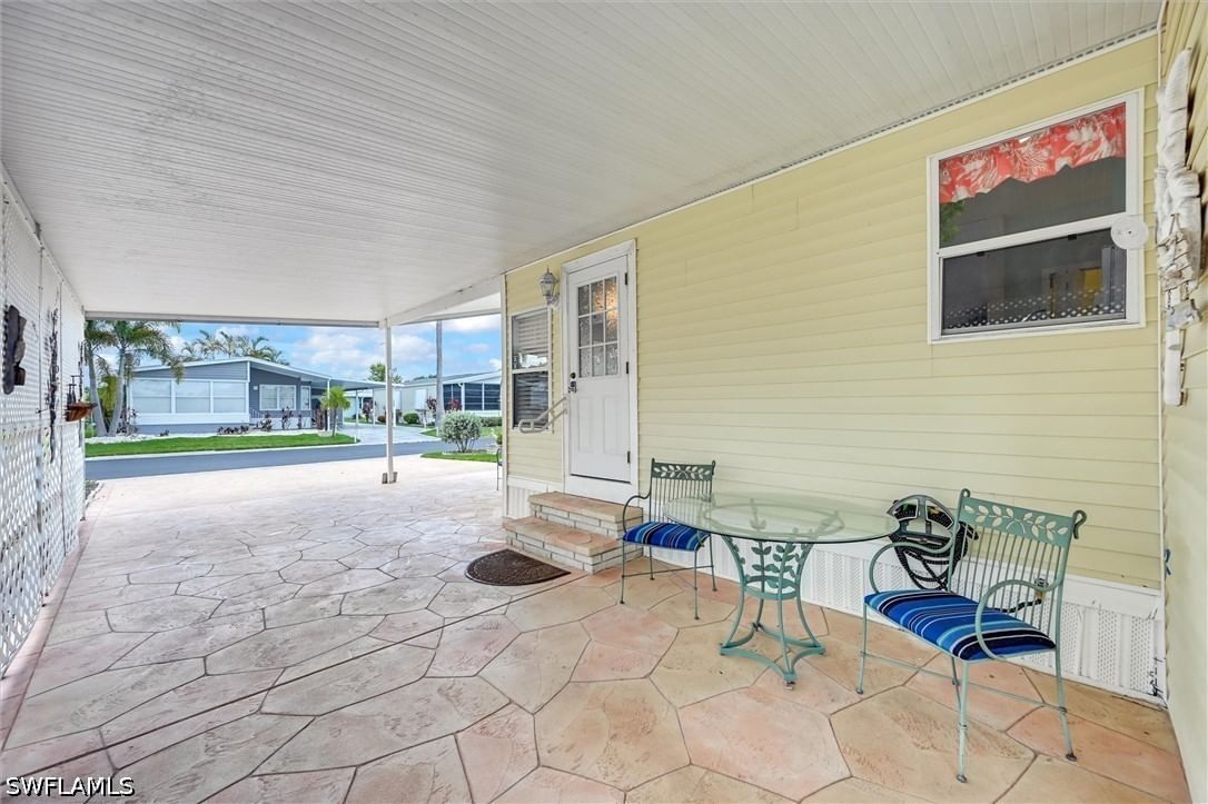 148 Seven Seas Way, Naples, FL 34104 photo 4