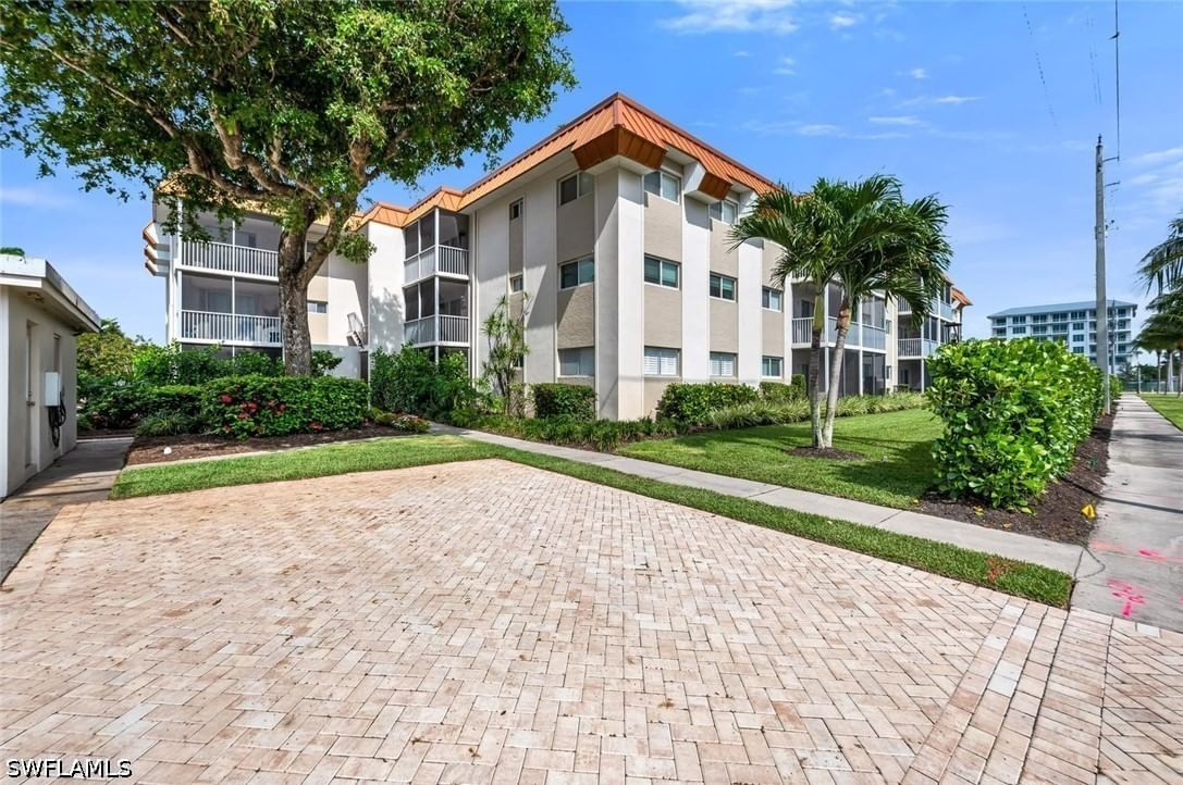 1100 Gulf Shore Boulevard N #312, Naples, FL 34102 photo 2