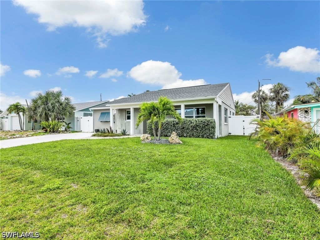 195 Hibiscus Drive, Fort Myers Beach, FL 33931 photo 2