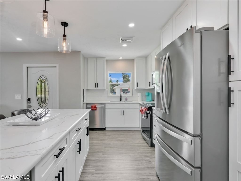 195 Hibiscus Drive, Fort Myers Beach, FL 33931 photo 5