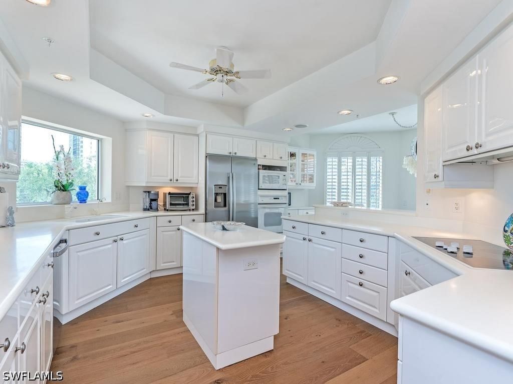 7425 Pelican Bay Boulevard #206, Naples, FL 34108 photo 4