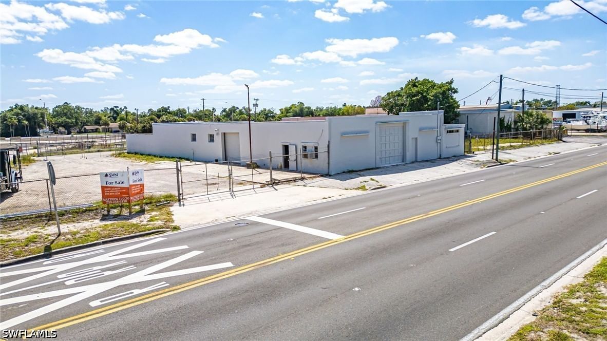 2111 Fowler Street, Fort Myers, FL 33901 photo 2