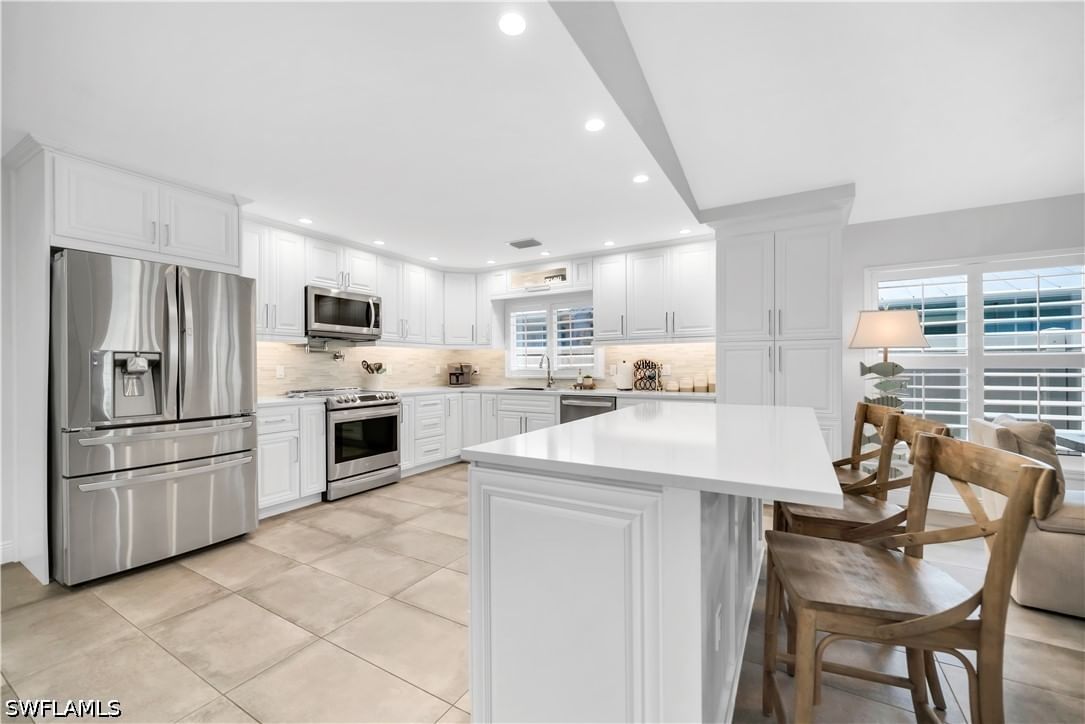 523 107th Avenue N, Naples, FL 34108 photo 3