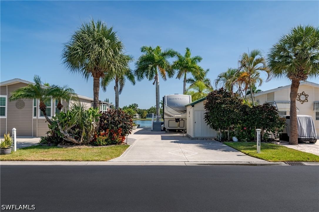 1146 Silver Lakes Boulevard, Naples, FL 34114 photo 3