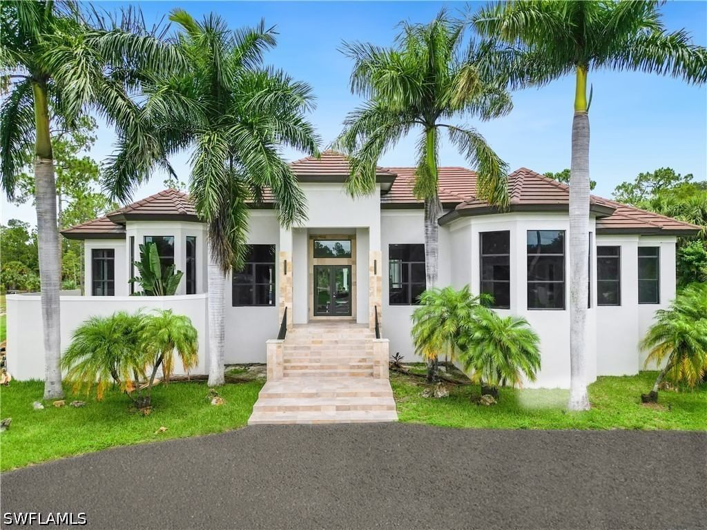 1361 Golden Gate Boulevard W, Naples, FL 34120 photo 2