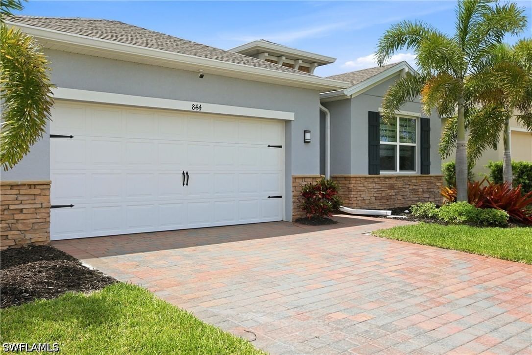 844 Heather Lake Avenue, Cape Coral, FL 33993 photo 2
