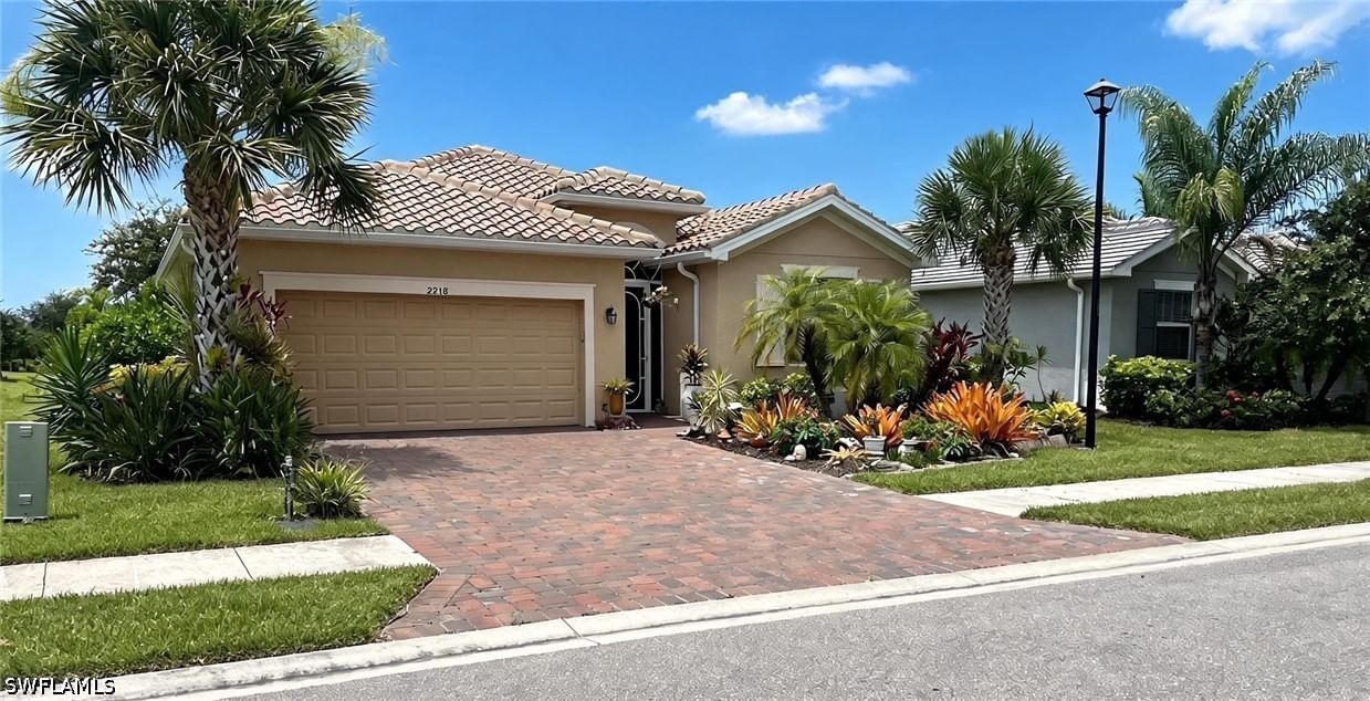 2218 Cara Cara Way, Naples, FL 34120 photo 2