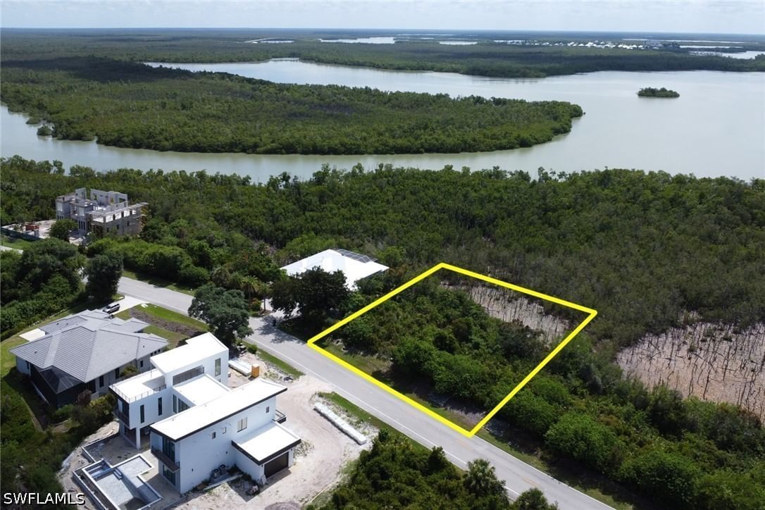 792 Whiskey Creek Drive, Marco Island, FL 34145 photo 2