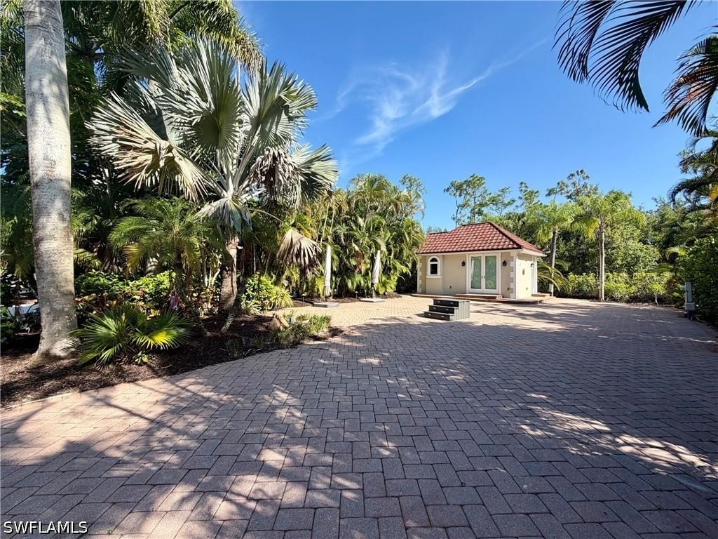 4874 Southern Breeze Drive, Naples, FL 34114 photo 2