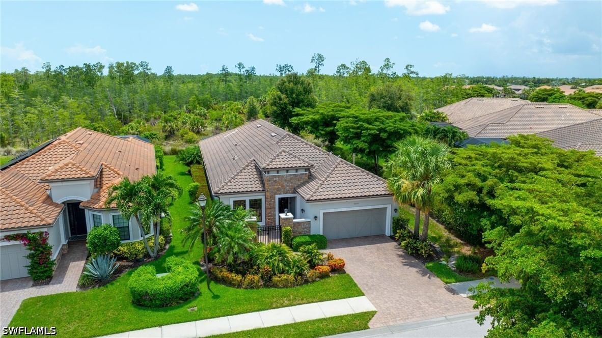 8879 Vaccaro Court, Naples, FL 34119 photo 3