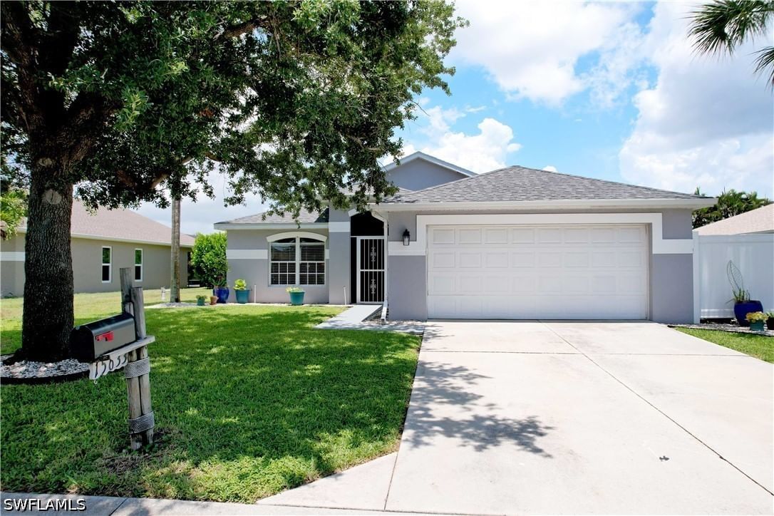15633 Beachcomber Avenue, Fort Myers, FL 33908 photo 2