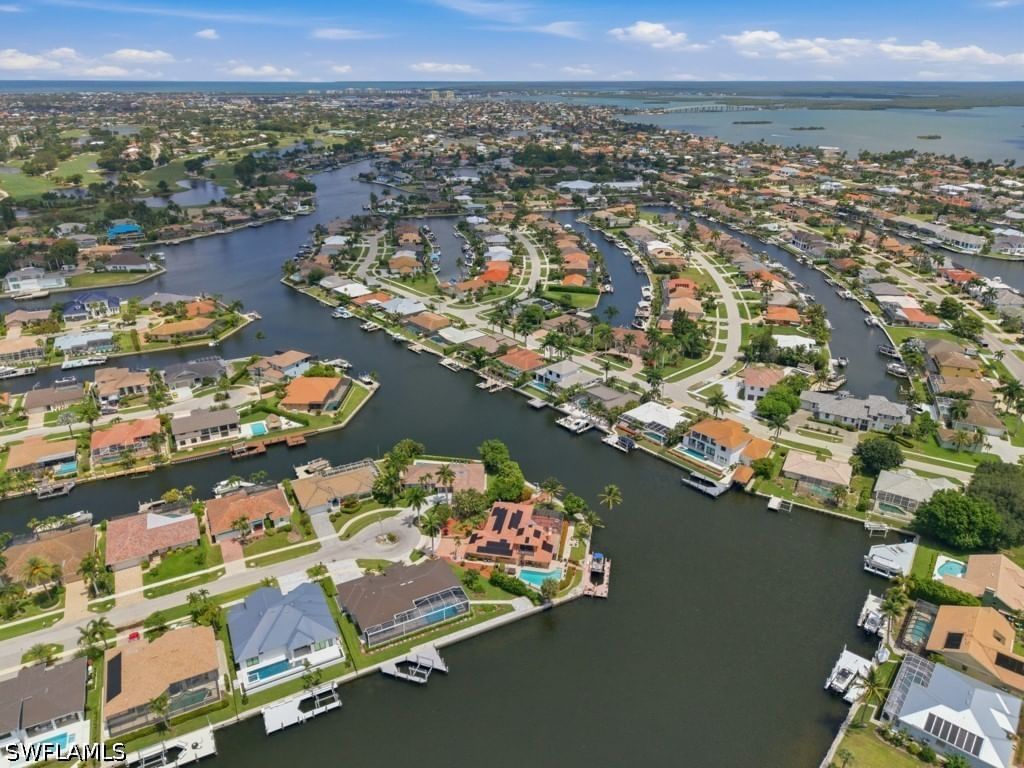 197 Gulfport Court, Marco Island, FL 34145 photo 2