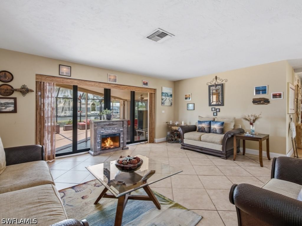 197 Gulfport Court, Marco Island, FL 34145 photo 4