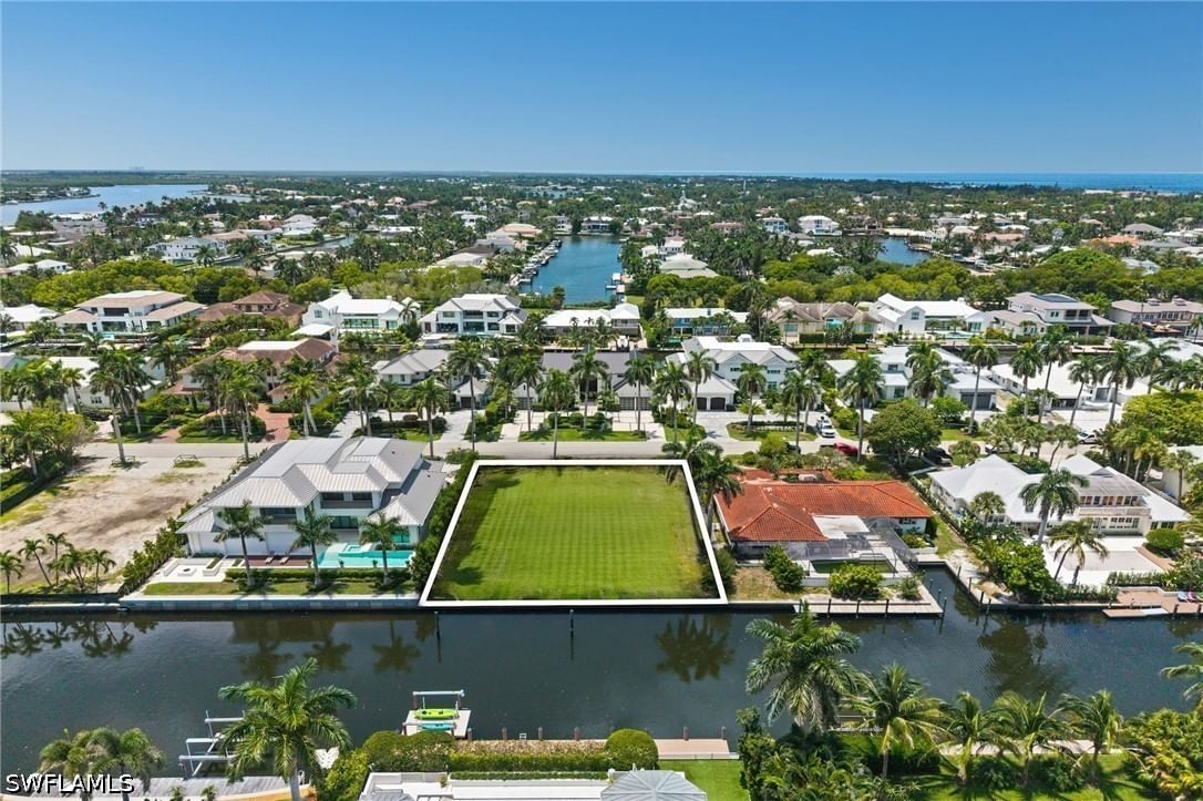555 17th Avenue S, Naples, FL 34102 photo 3