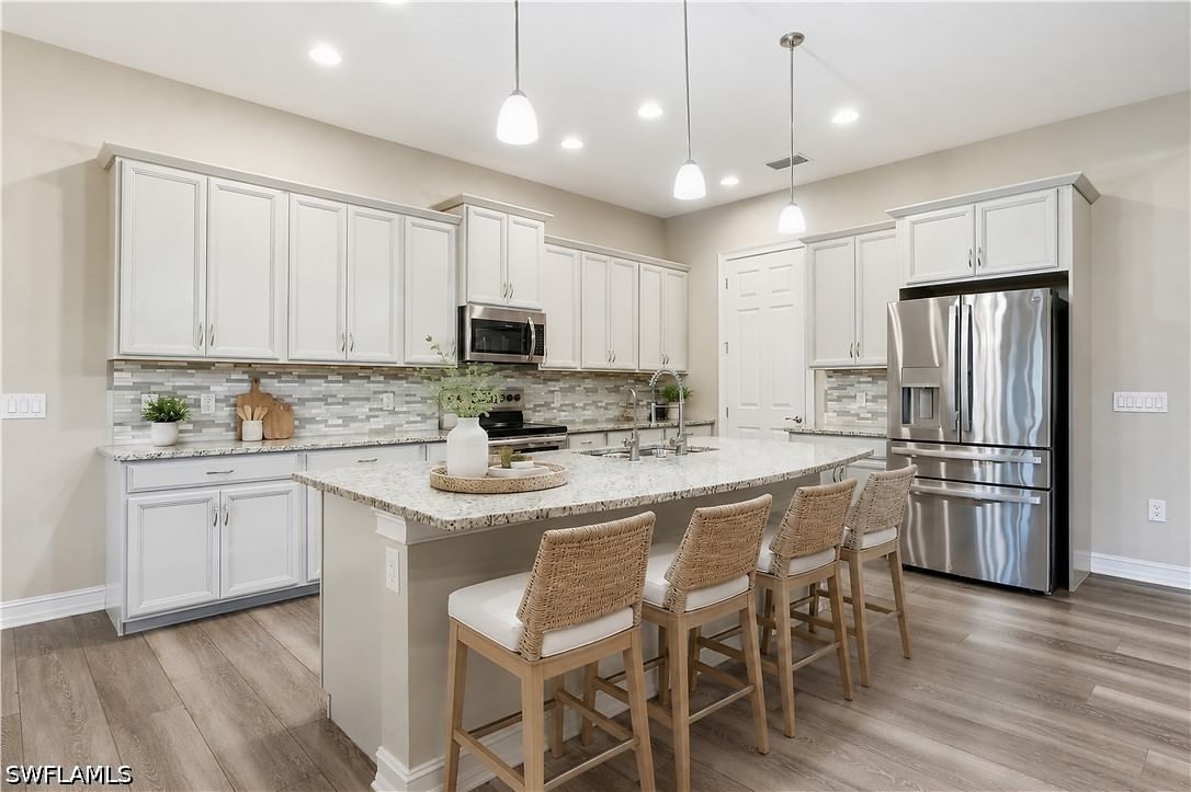 10240 Avonleigh Drive, Bonita Springs, FL 34135 photo 4