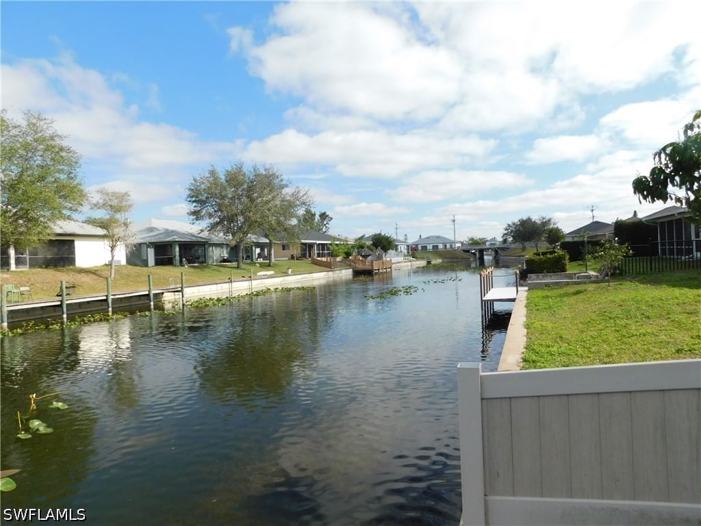 619 SE 7th Street, Cape Coral, FL 33990 photo 2