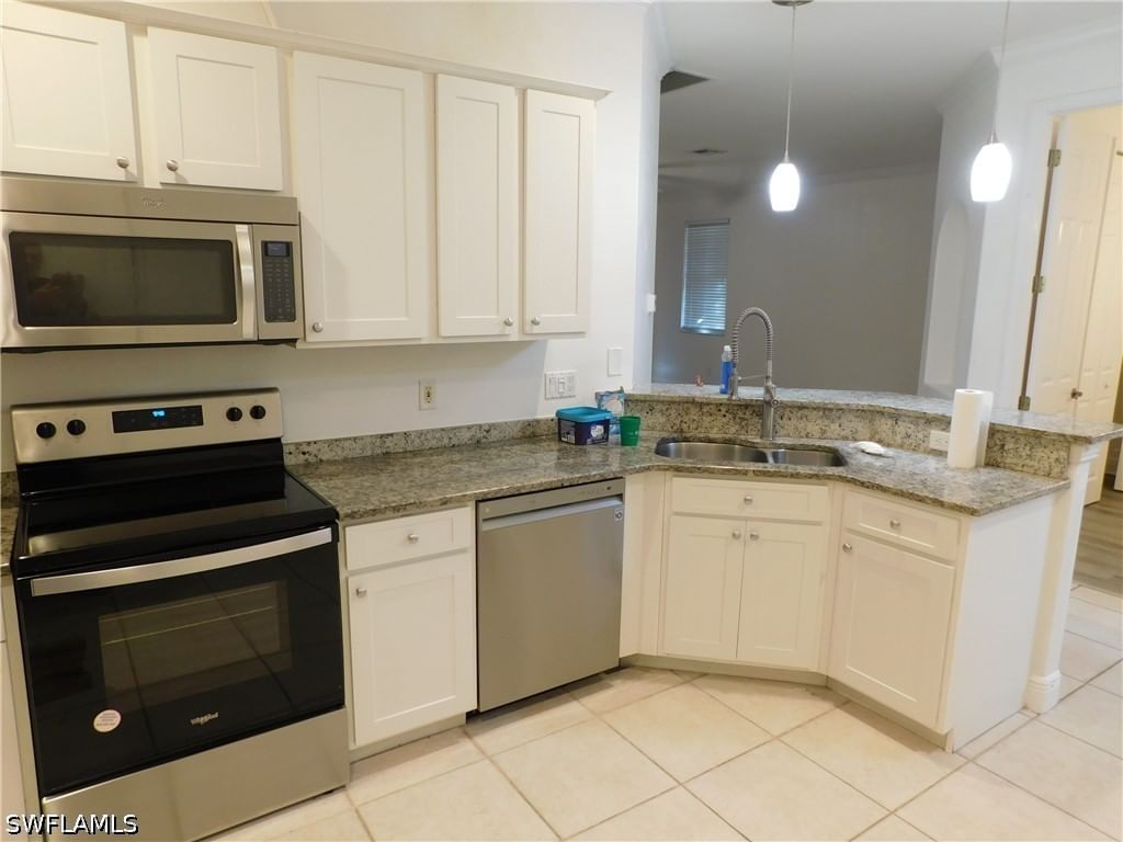 619 SE 7th Street, Cape Coral, FL 33990 photo 4