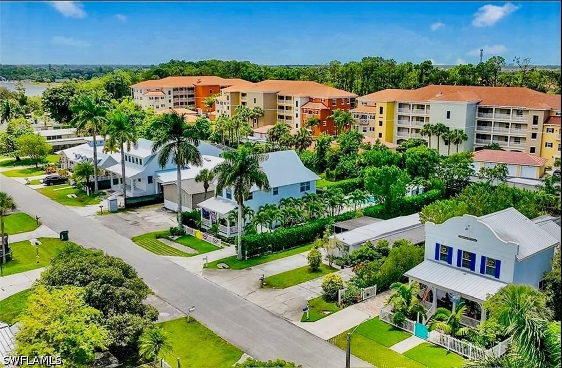 144 JEEPERS Drive, Naples, FL 34112 photo 3