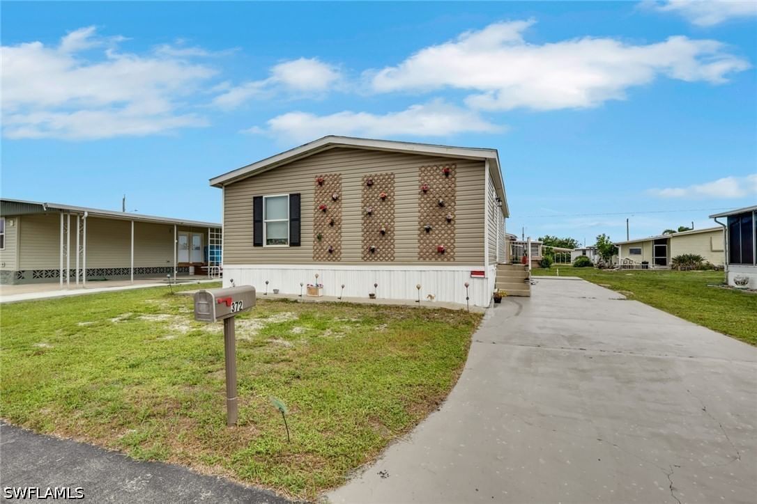 372 Santa Fe Trail, North Fort Myers, FL 33917 photo 2