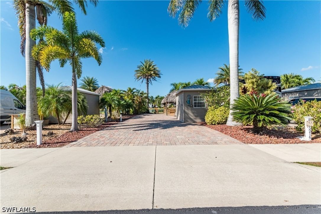 5216 Pineland Daisy Trail, Fort Myers, FL 33905 photo 3