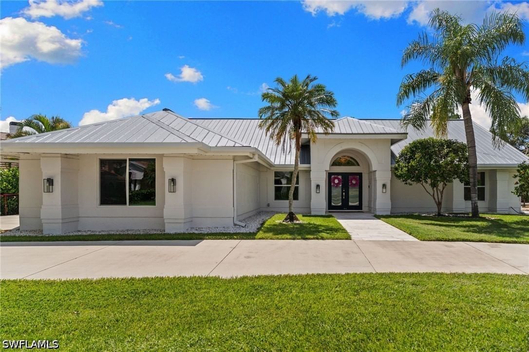 245 Monterey Drive, Naples, FL 34119 photo 2