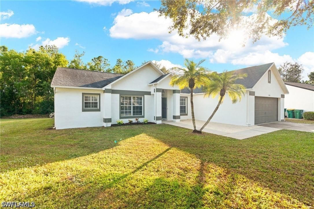 7780 Scarlet Court, Naples, FL 34104 photo 2