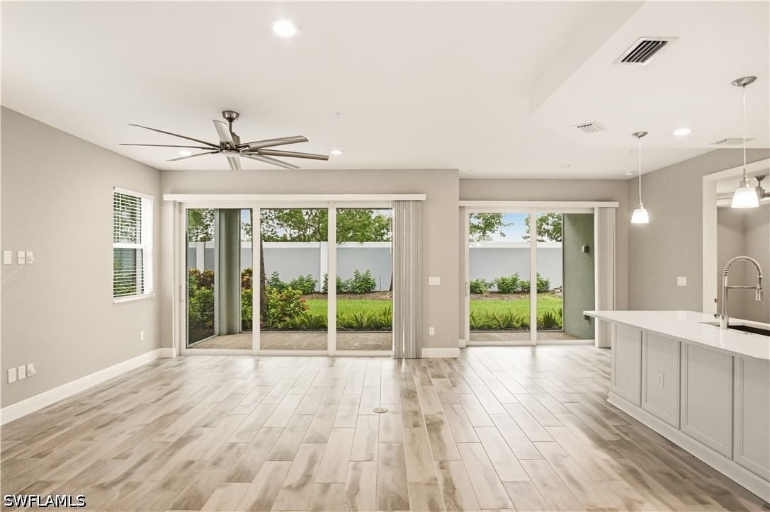 2664 Seychelles Circle #2401, Naples, FL 34112 photo 2