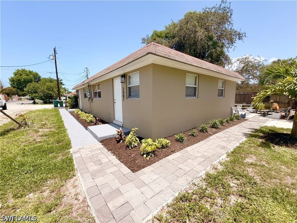 2485 Bayside Street, Naples, FL 34112 photo 2