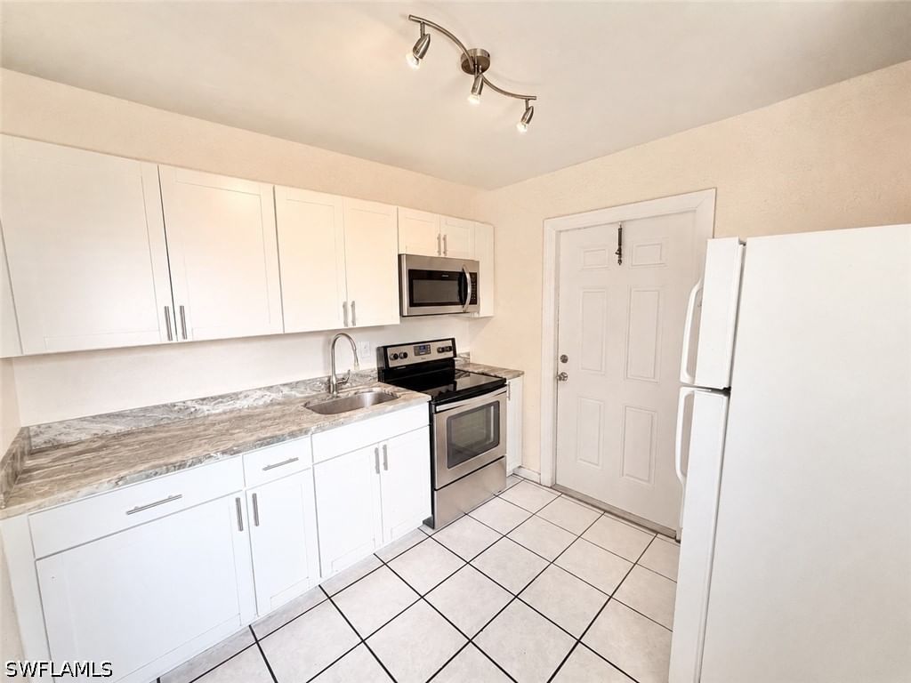 2485 Bayside Street, Naples, FL 34112 photo 5