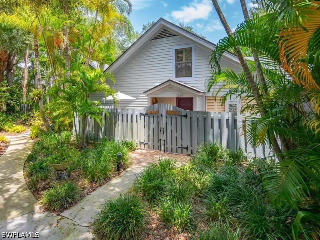 1337 Solana Road, Naples, FL 34103 photo 2
