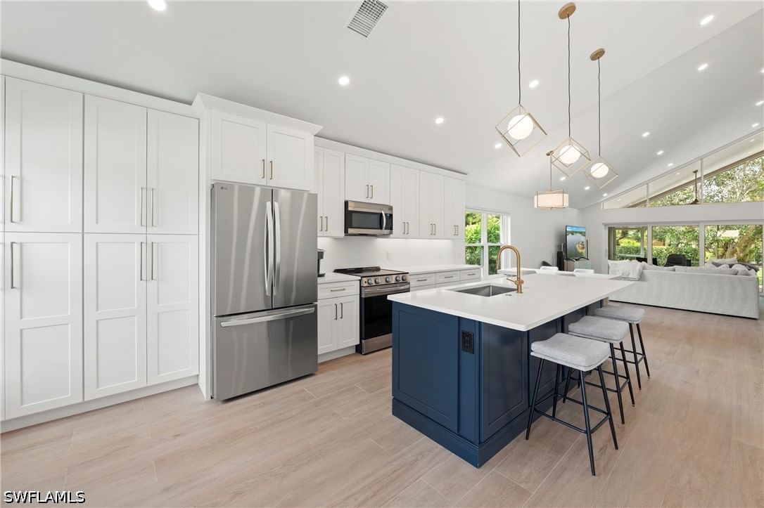 4775 Europa Drive, Naples, FL 34105 photo 2