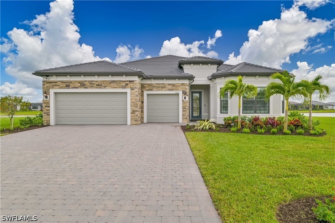 18236 Killinton Court, Estero, FL 33928 photo 2