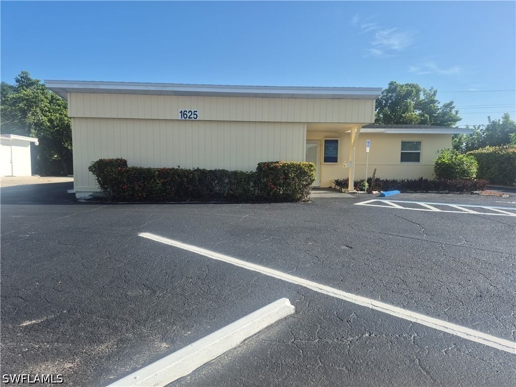 1625 Colonial Boulevard, Fort Myers, FL 33907 photo 2