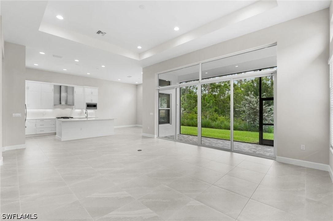 2436 Cambridge Way, Naples, FL 34112 photo 2