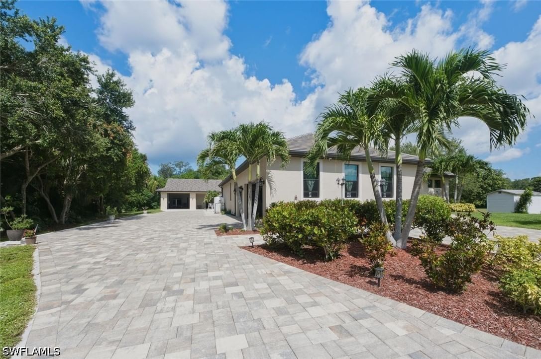 21156 See See Street, Estero, FL 33928 photo 3