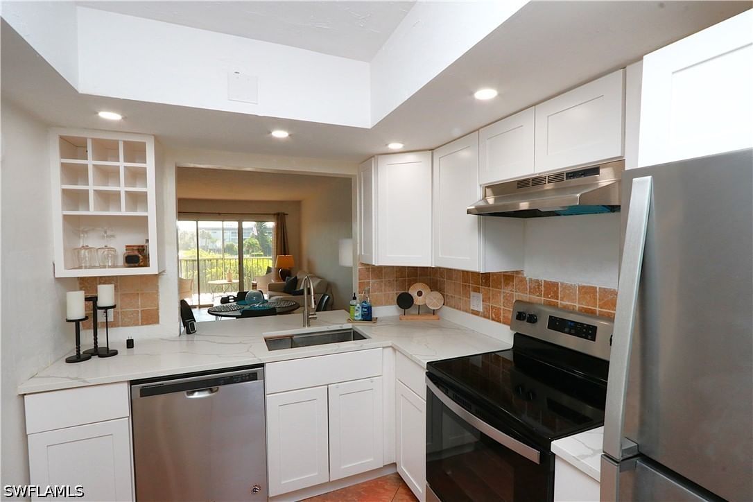 1004 Manatee Road #H202, Naples, FL 34114 photo 4