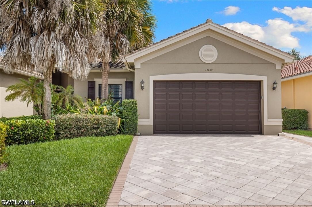 13437 Monticello Boulevard, Naples, FL 34109 photo 2