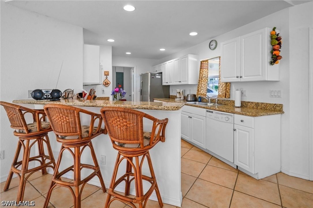 2 E Greens Circle, Lehigh Acres, FL 33936 photo 3