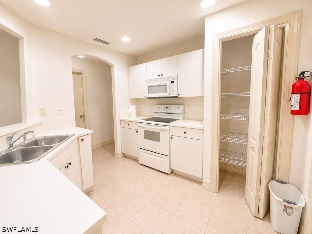 2008 Viscaya Parkway, Cape Coral, FL 33990 photo 3