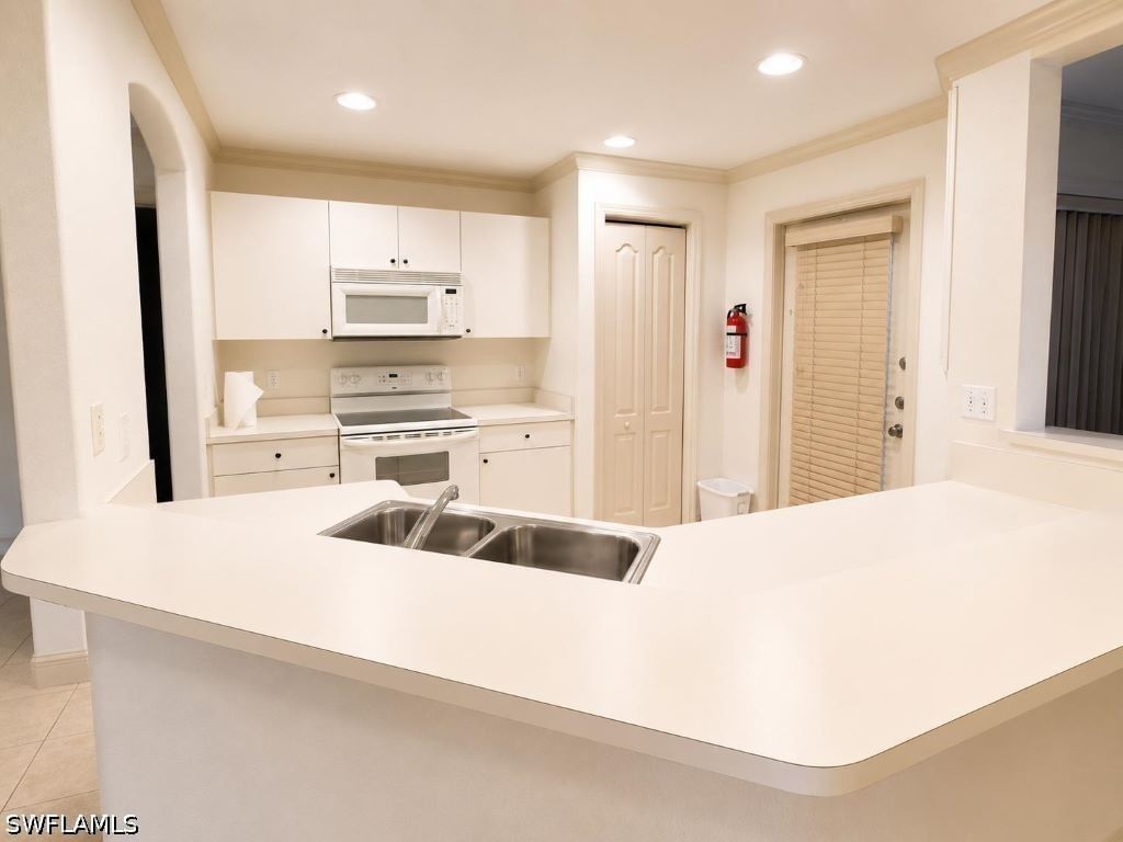 2008 Viscaya Parkway, Cape Coral, FL 33990 photo 4