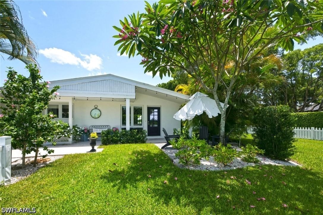 1216 10th Street N, Naples, FL 34102 photo 2