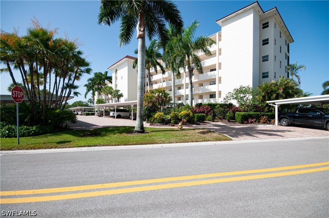 21 High Point Circle E #305, Naples, FL 34103 photo 5