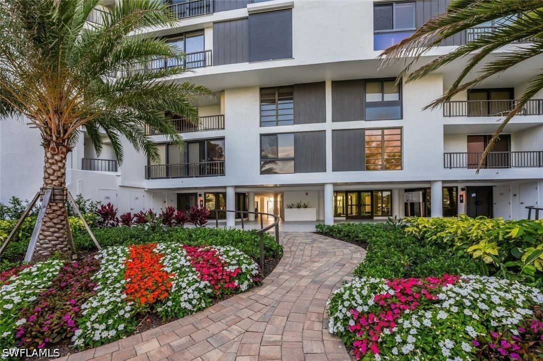 2381 Gulf Shore Boulevard N #503, Naples, FL 34103 photo 2