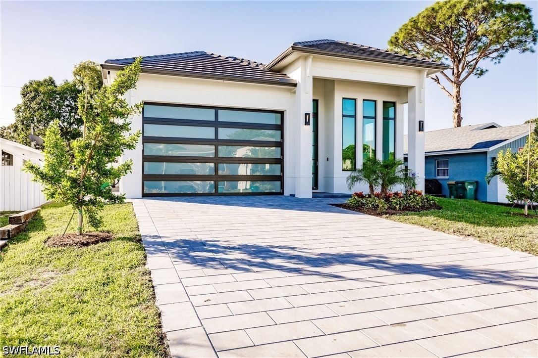 748 110th Avenue N, Naples, FL 34108 photo 4