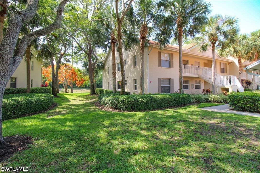 225 Robin Hood Circle #203, Naples, FL 34104 photo 2