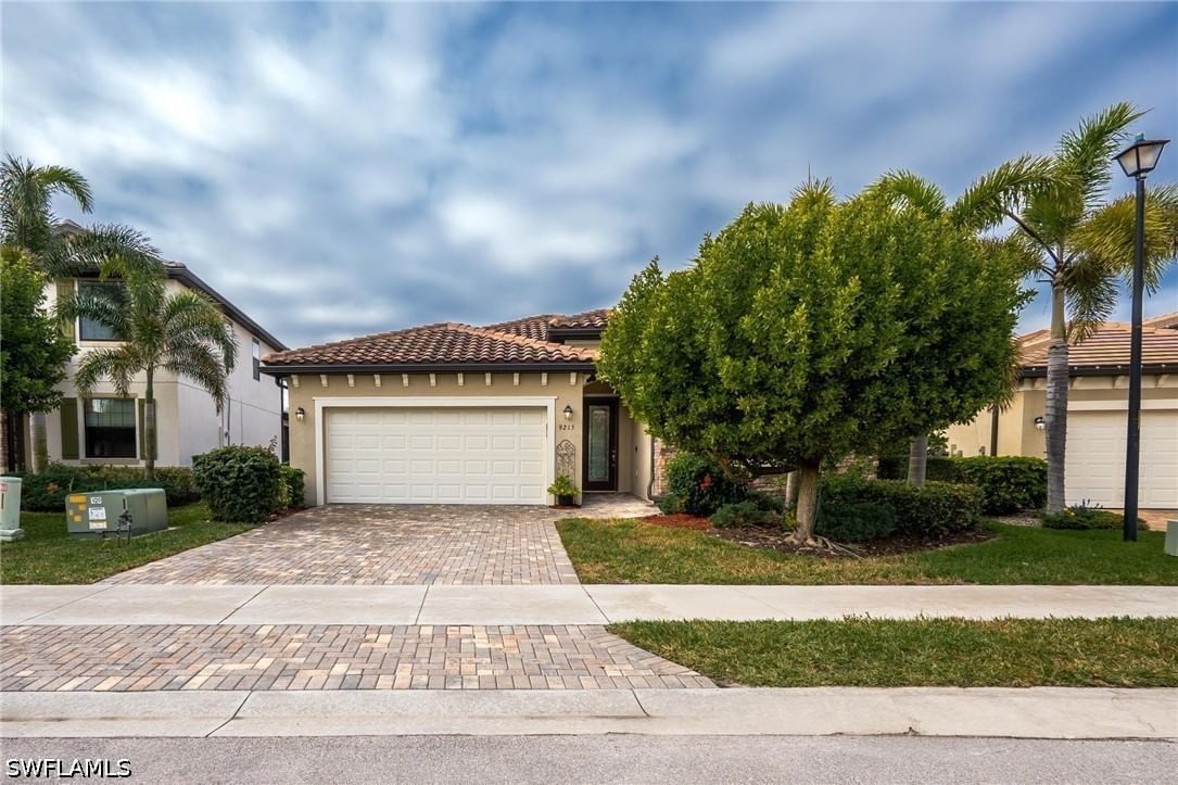 9215 Shadow Oak Lane, Naples, FL 34120 photo 2