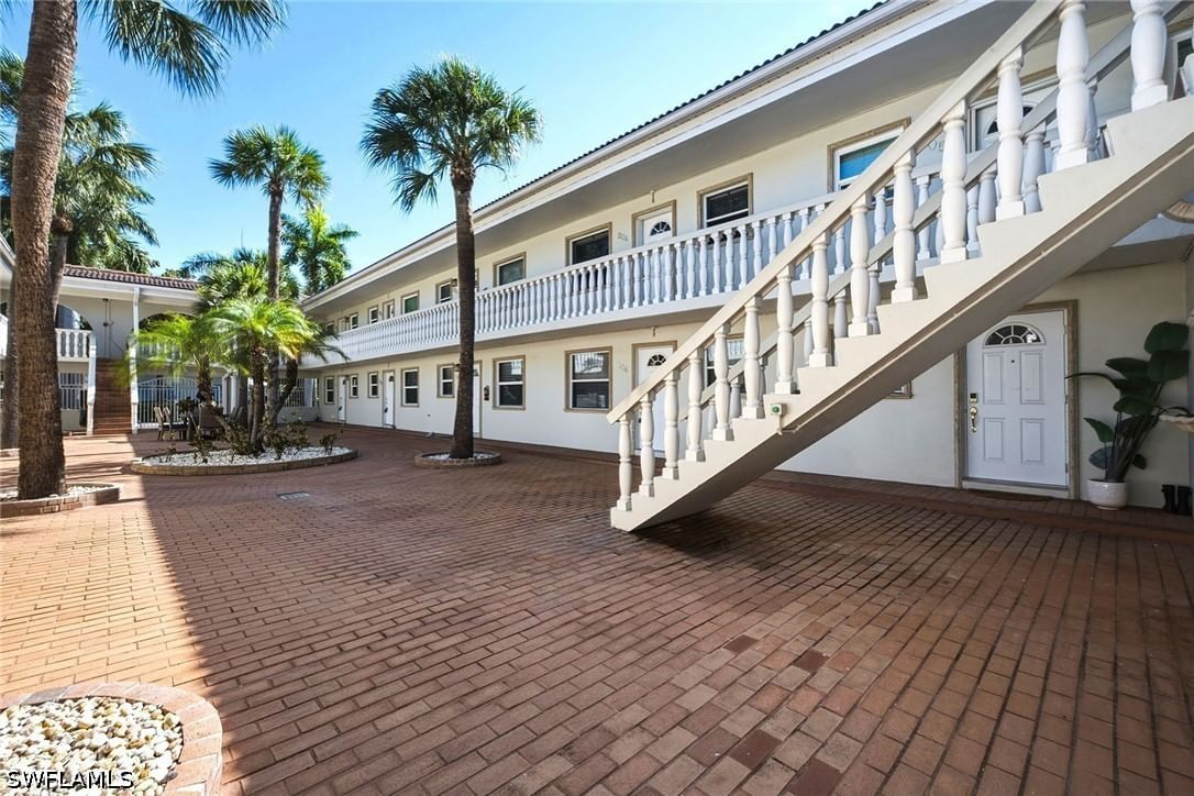 980 7th Avenue S #204, Naples, FL 34102 photo 4